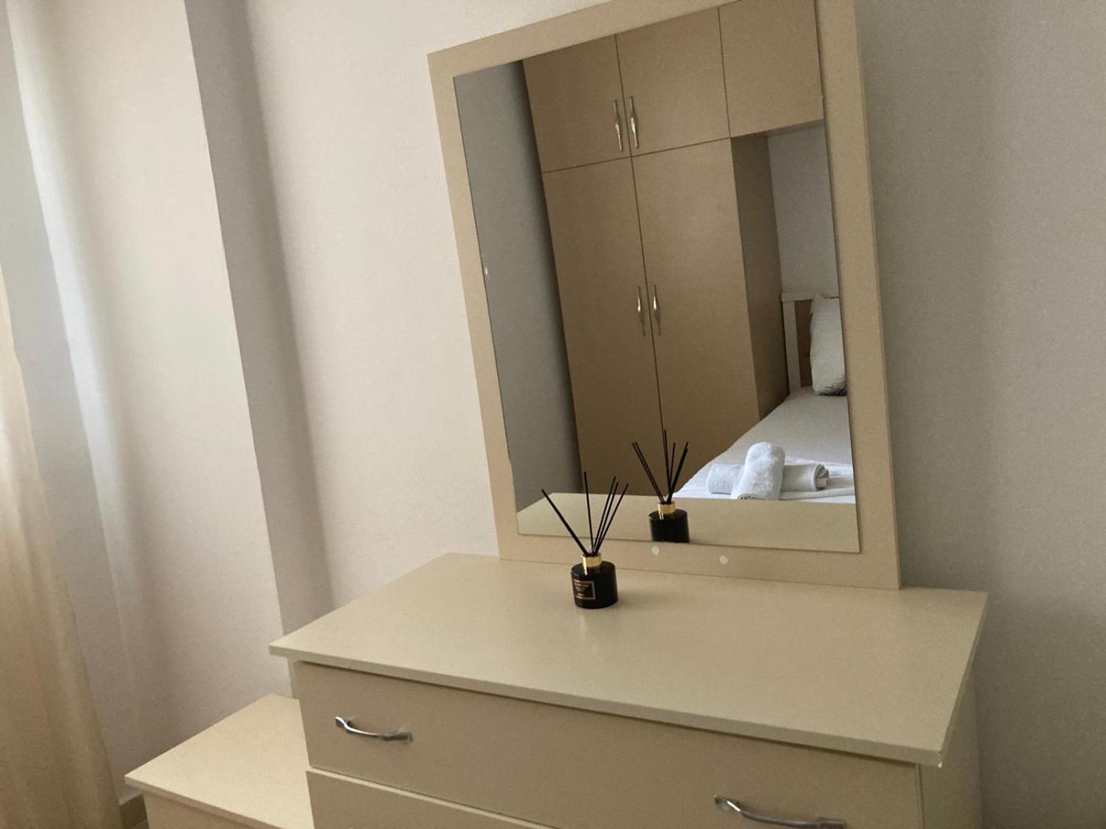 Hergi Apartament Влёра Экстерьер фото